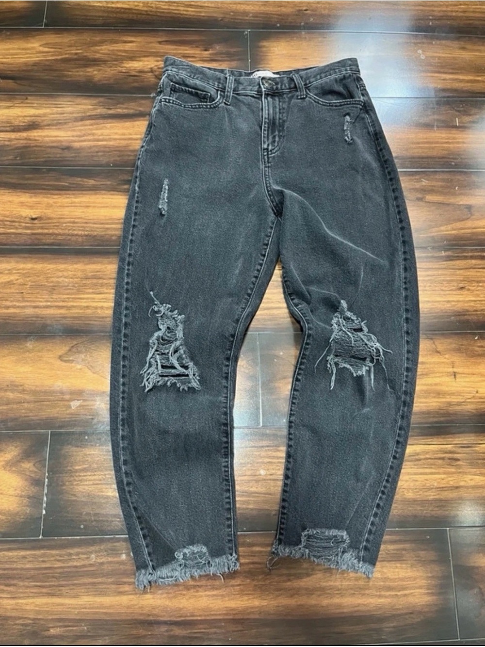 SO women's 11 high rise baggy mom denim black distressed jeans 554